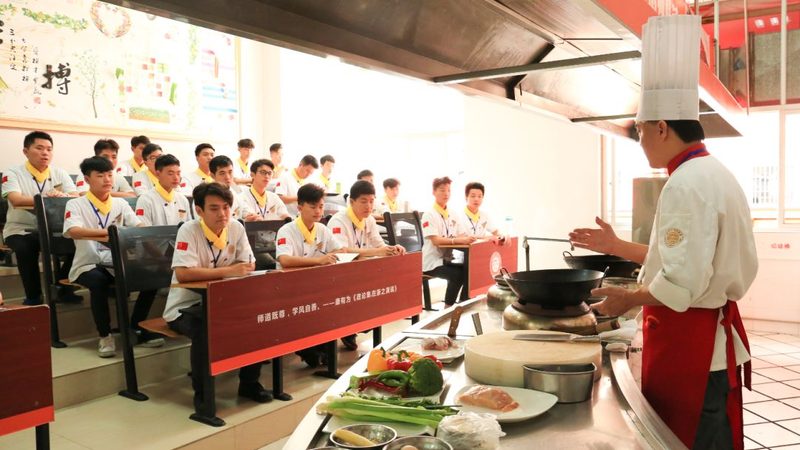 膨化食品生产流程拆解：从投料到包装的标准化管控